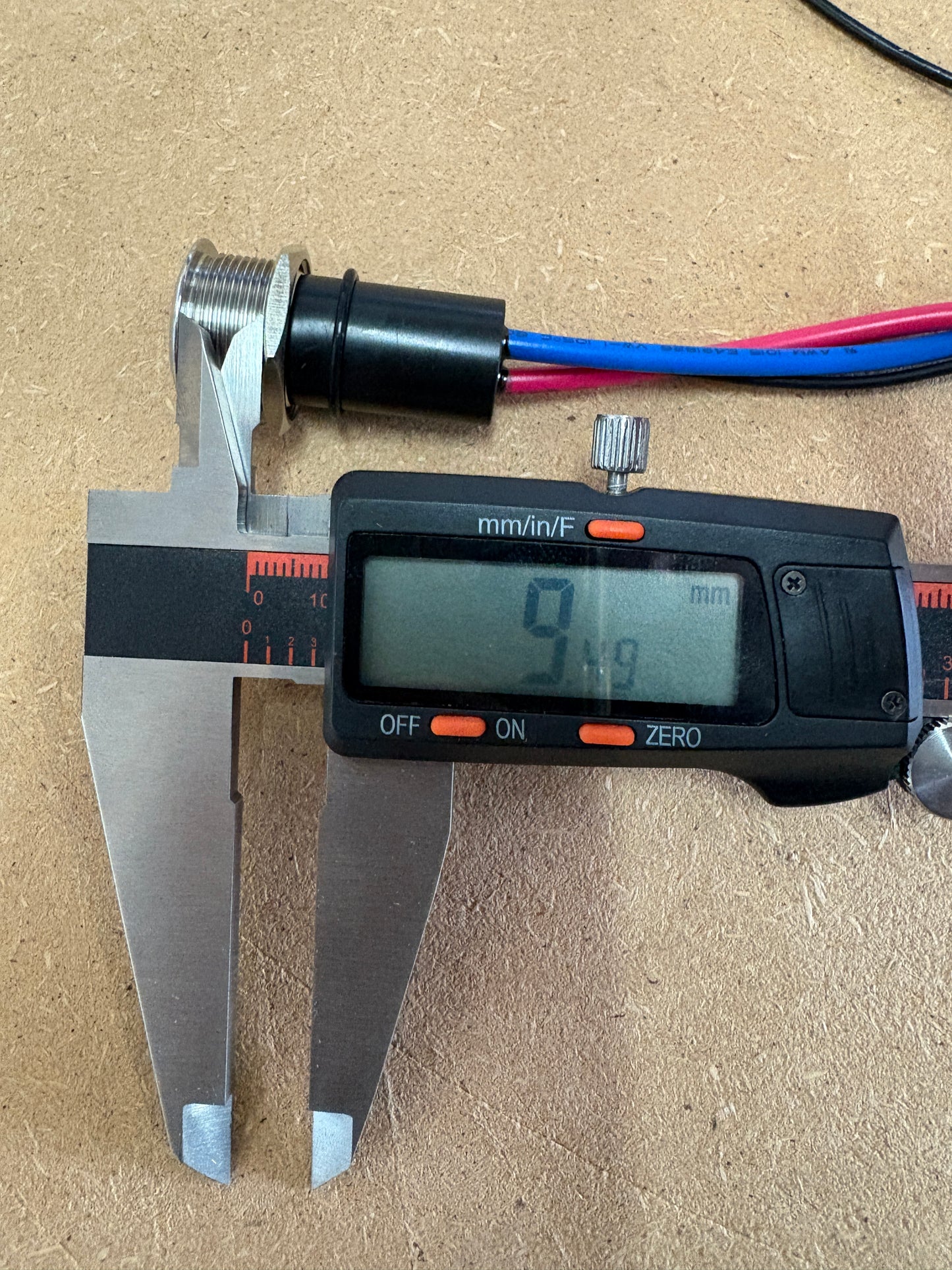 19 MM 3/8 Threaded Barrel Switch Blue (Momentary)