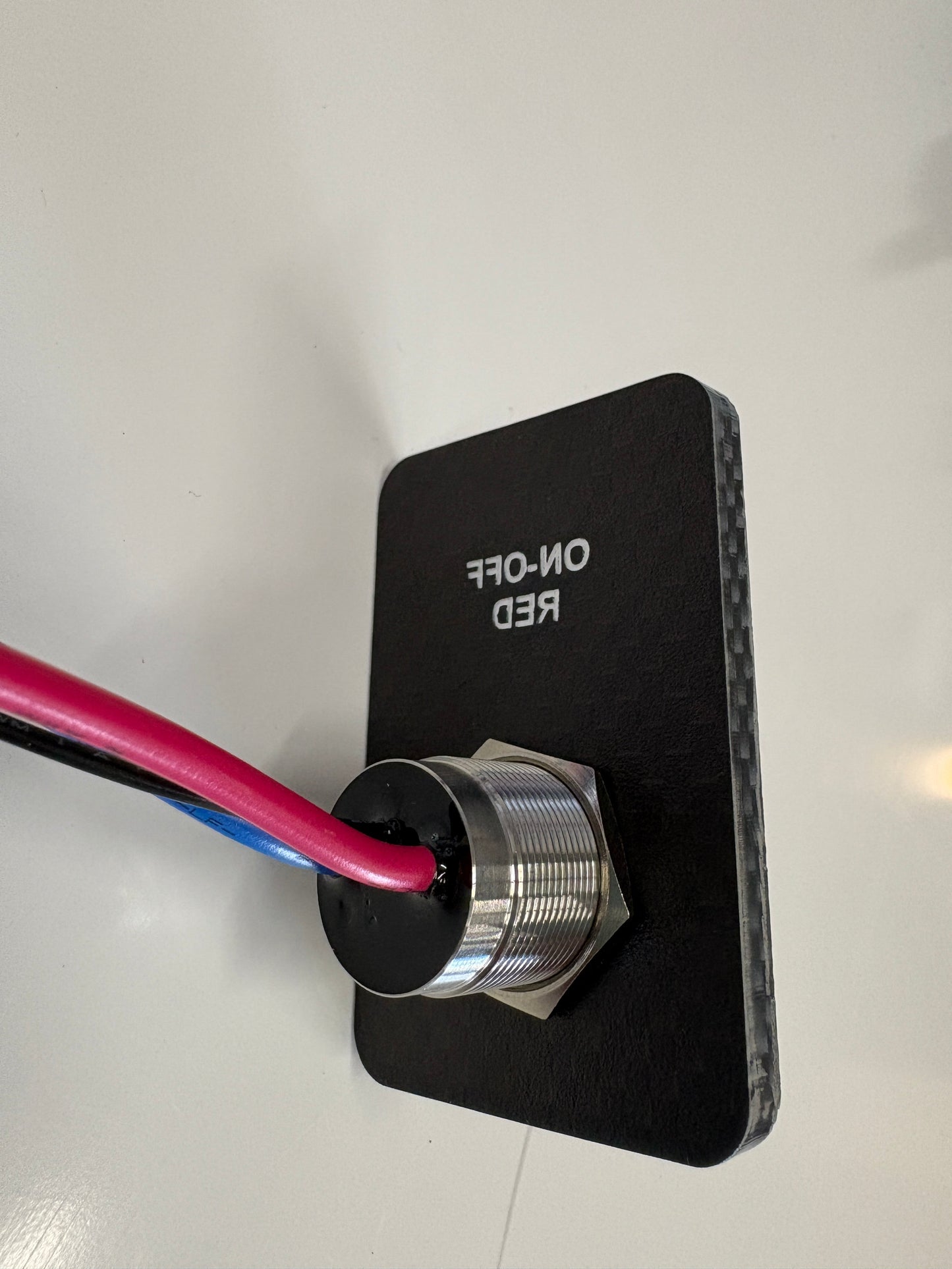 22 MM 3/4 Threaded Barrel Switch Red Latching ON-OFF