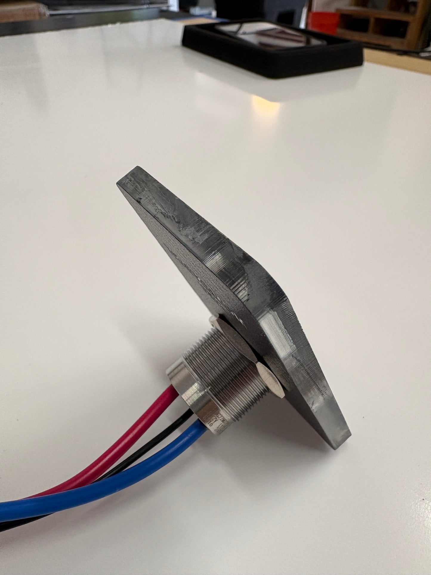 22 MM 3/4 Threaded Barrel Switch Red (Momentary)